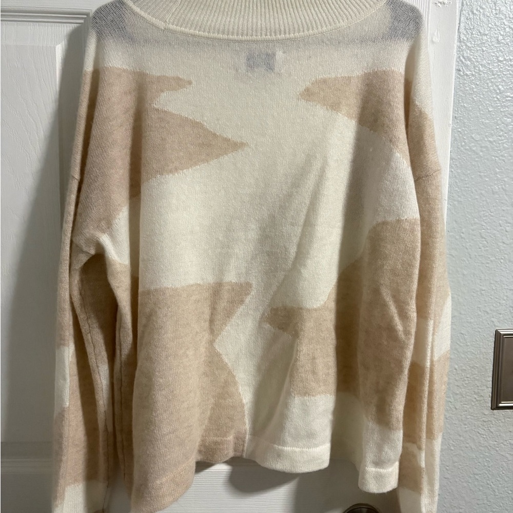 Cozy Cream & Tan Crew Neck cashmere Sweater